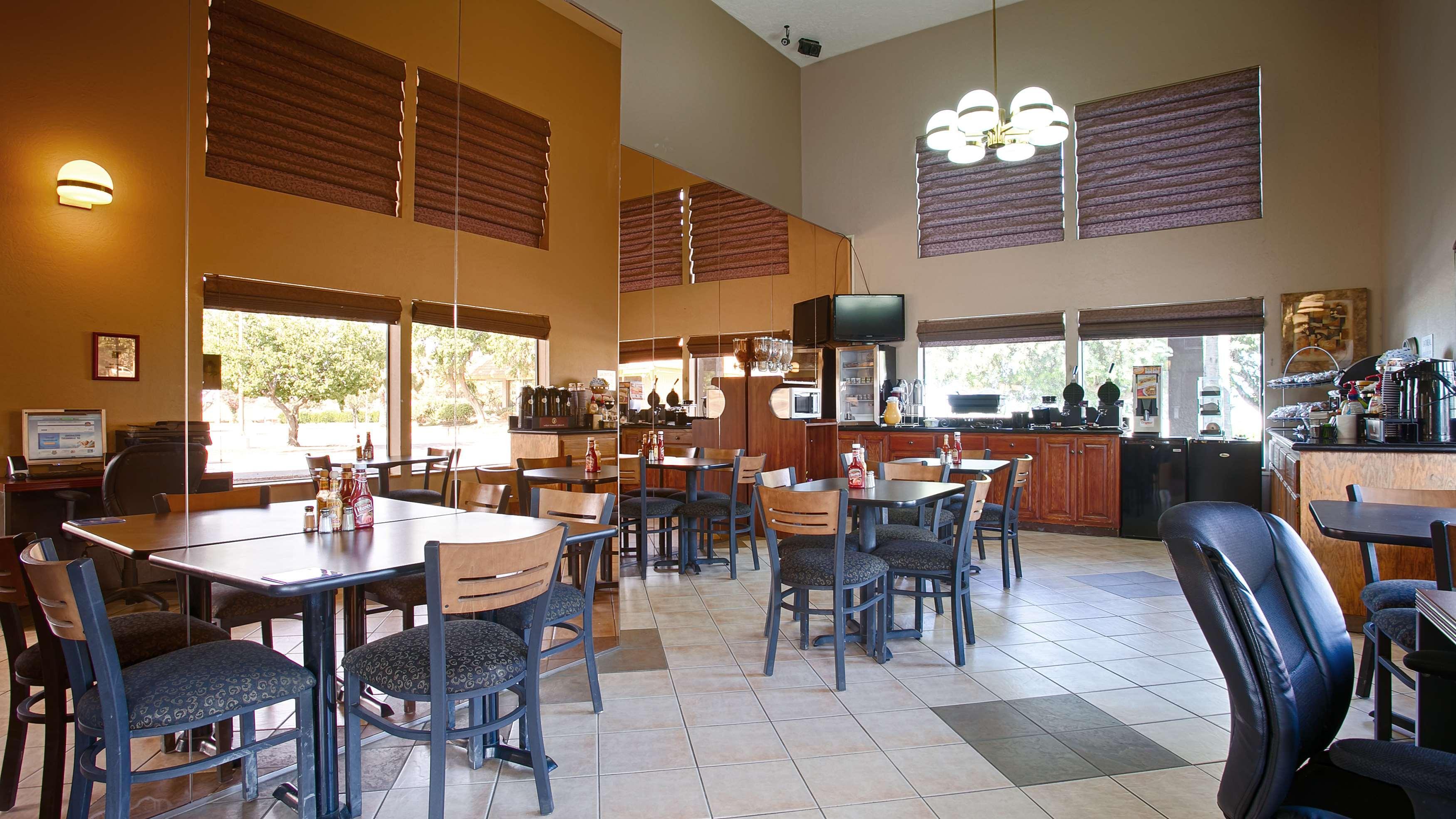 Best Western Apricot Inn Chaney Ranch Dış mekan fotoğraf
