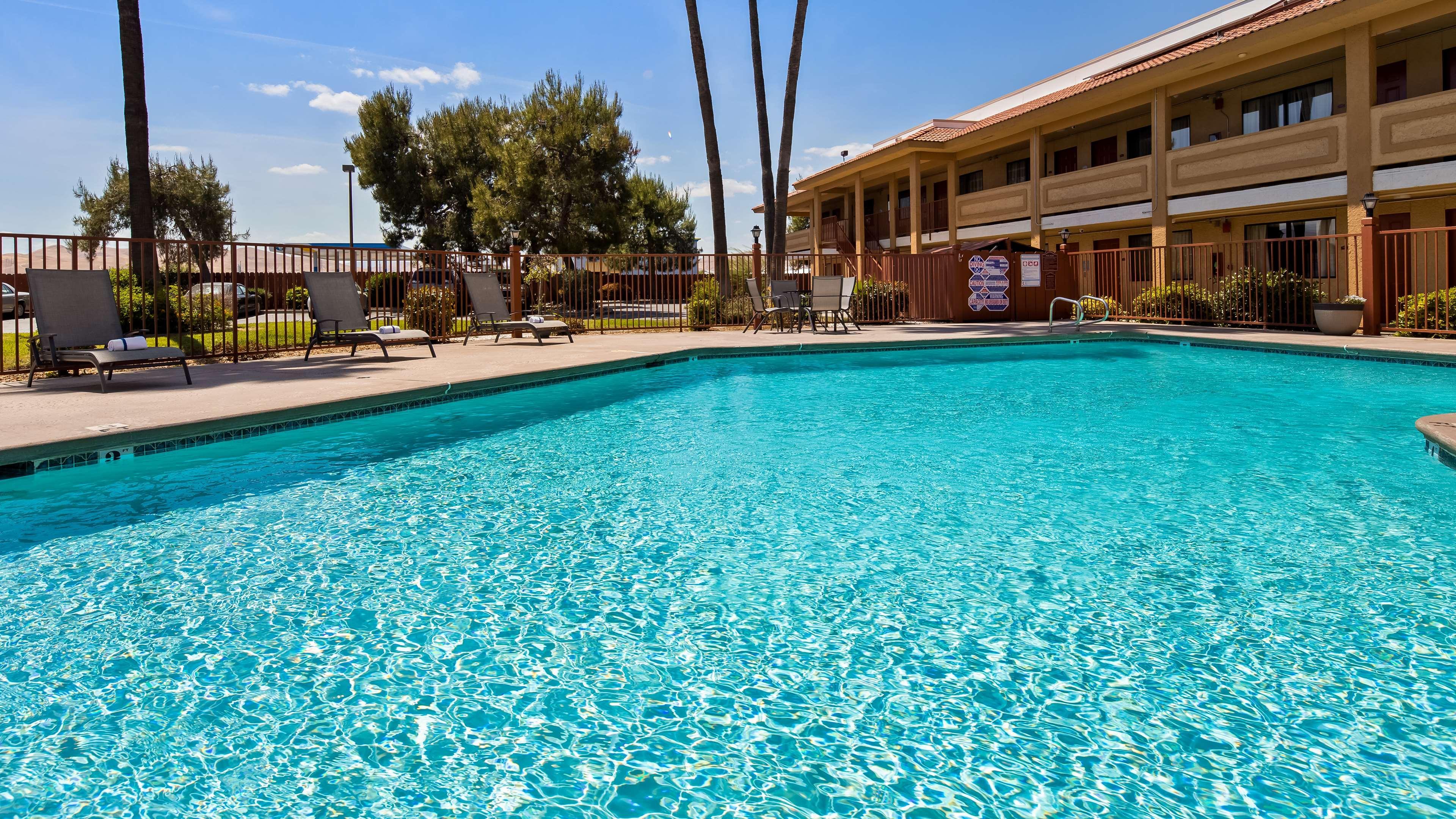 Best Western Apricot Inn Chaney Ranch Dış mekan fotoğraf